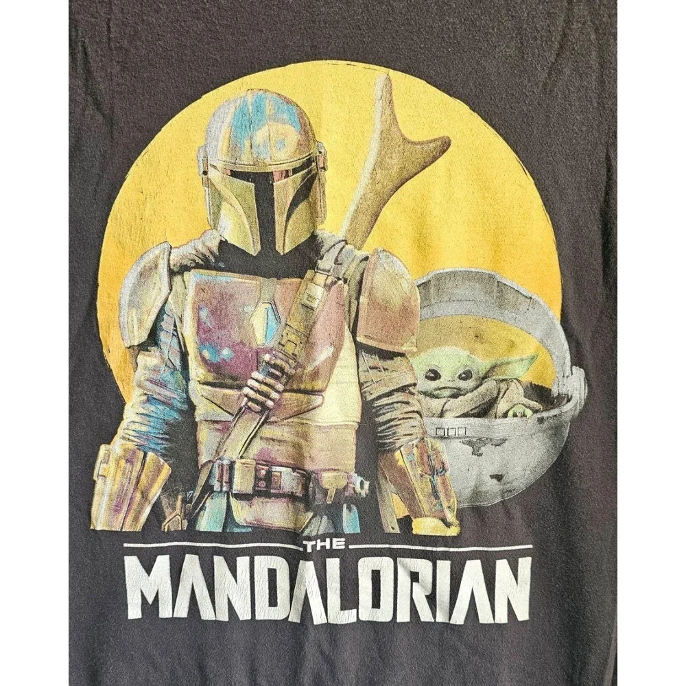 STAR WARS Mandalorian T-shirt Mens L Faded Black Grogu Mando Collectible‎